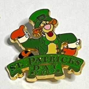 Tigger from Winnie the Pooh St. Patrick's Day 2002 Lapel Hat Vest Pin 1.25"